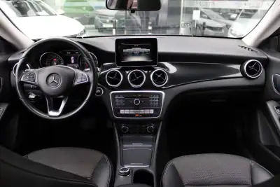 Mercedes-Benz CLA 180 2016 - 15990 EUR, 215975 km - AUTO.MOTO.pt - 215975km - foto 6 de 18