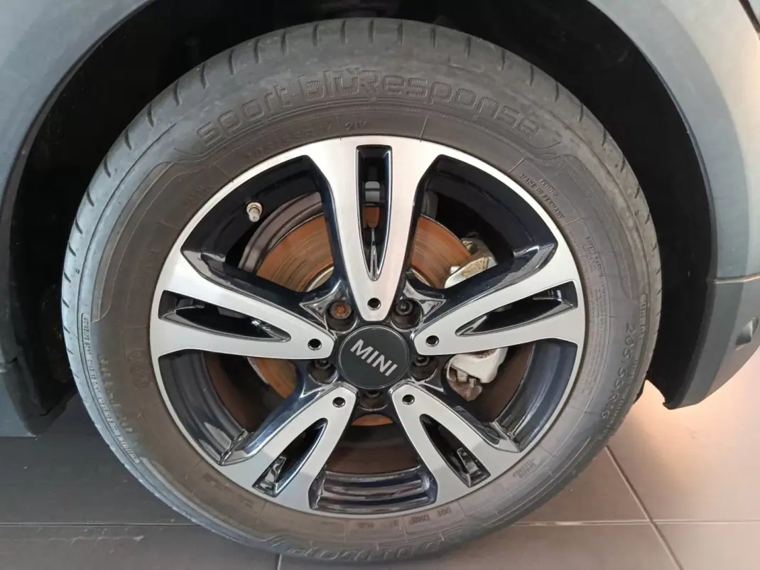 MINI Cooper 2019 - 16200 EUR, 80000 km - 80000km - foto 24 de 52