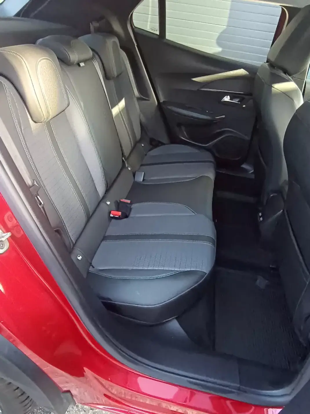 Peugeot 2008 2021 - 18990 EUR, 186919 km - AUTO.MOTO.pt - 186919km - foto 32 de 37