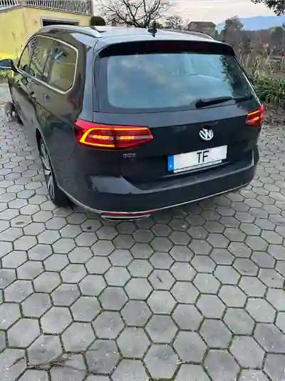 Volkswagen Passat Variant 2017 - 15900 EUR, 165000 km - AUTO.MOTO.pt - 165000km - foto 6 de 8