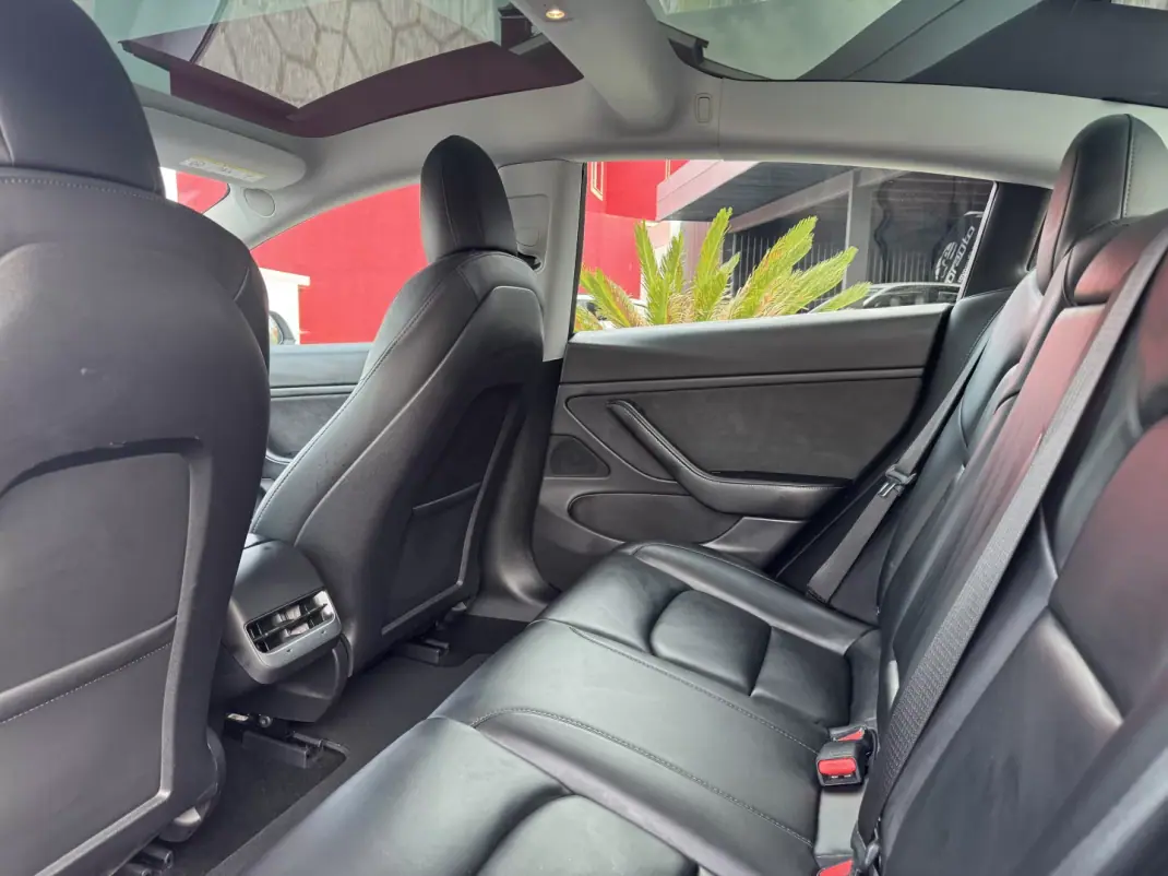 Tesla Model 3 2021 - 28900 EUR, 73000 km - AUTO.MOTO.pt - 73000km - foto 14 de 32