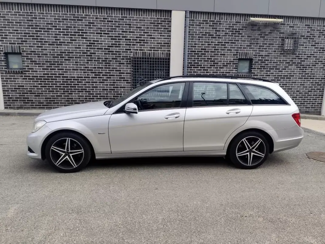Mercedes-Benz C 220 2011 - 9980 EUR, 240000 km - 240000km - foto 5 de 23