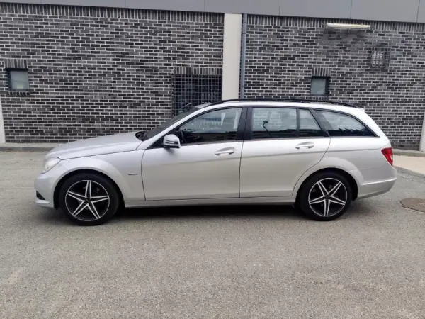Mercedes-Benz C 220 2011 - 9980 EUR, 240000 km - 240000km - foto 5 de 23