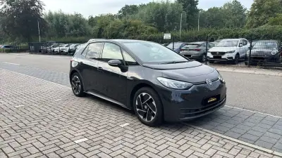 Volkswagen ID.3 2023 - 24550 EUR, 82035 km - AUTO.MOTO.pt - 82035km - foto 1 de 12