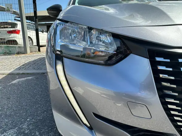 Peugeot 208 2023 - 16900 EUR, 27566 km - AUTO.MOTO.pt - 27566km - foto 9 de 36