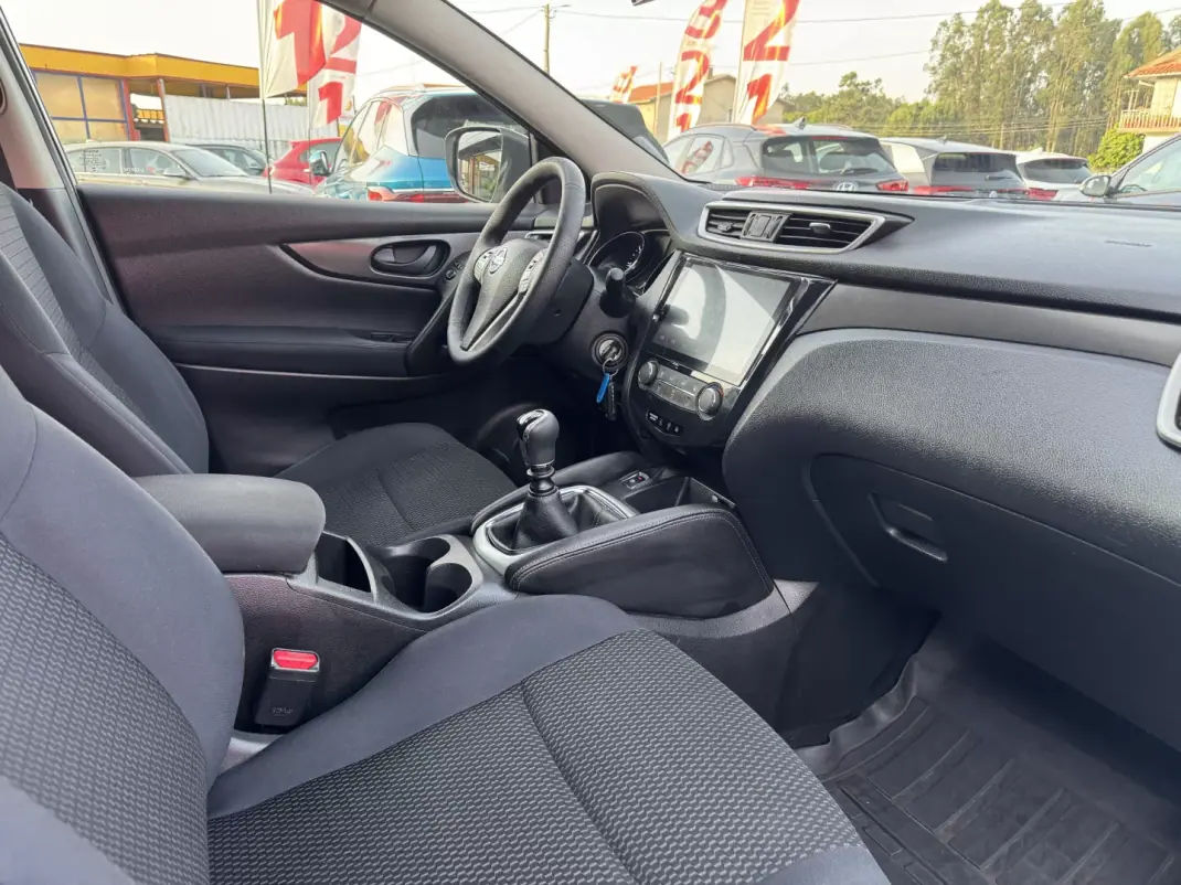 Nissan Qashqai 2015 - 11500 EUR, 258000 km - AUTO.MOTO.pt - 258000km - foto 15 de 36