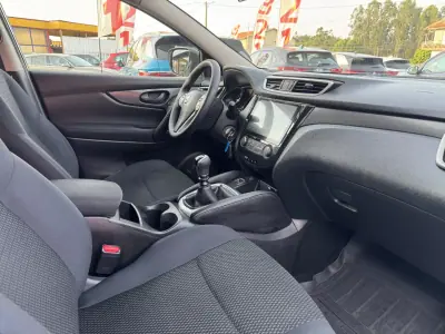 Nissan Qashqai 2015 - 11500 EUR, 258000 km - AUTO.MOTO.pt - 258000km - foto 15 de 36
