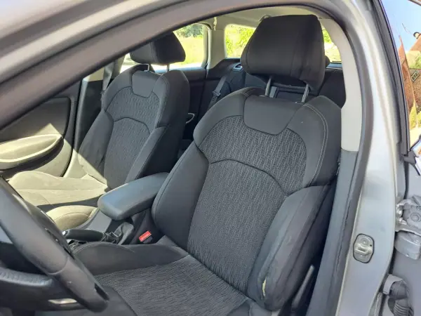 Citroën C5 Tourer 2011 - 5450 EUR, 337759 km - AUTO.MOTO.pt - 337759km - foto 8 de 13