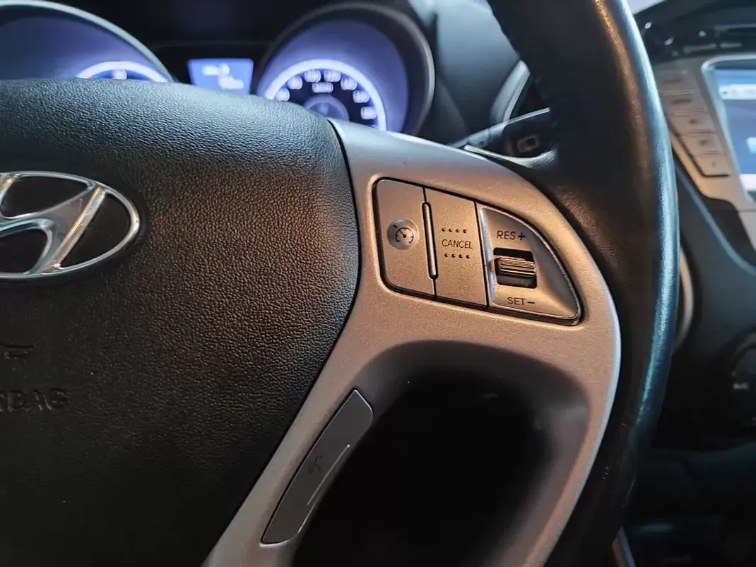 Hyundai ix35 2013 - 9990 EUR, 157000 km - AUTO.MOTO.pt - 157000km - foto 25 de 34