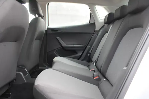 SEAT Ibiza 2019 - 10490 EUR, 194000 km - AUTO.MOTO.pt - 194000km - foto 9 de 16