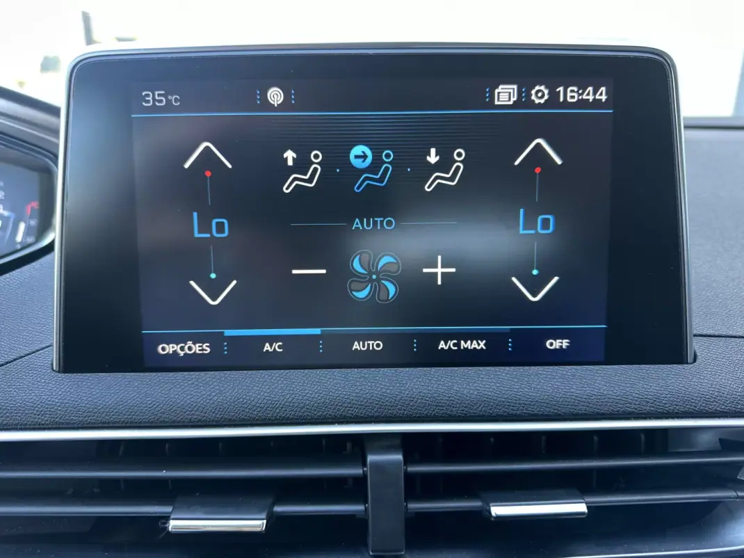 Peugeot 3008 2018 - 14900 EUR, 240000 km - 240000km - foto 49 de 62