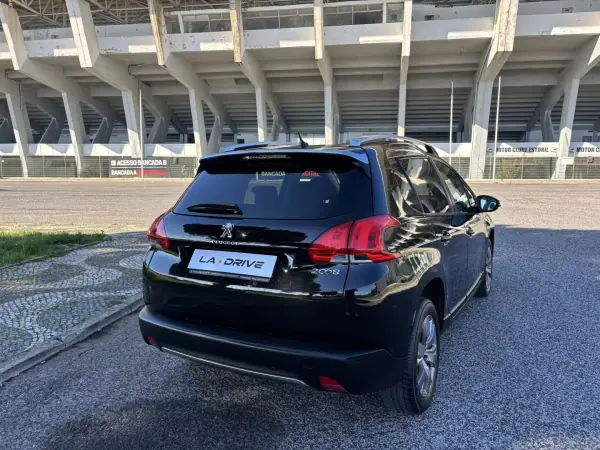 Peugeot 2008 2015 - 11490 EUR, 96500 km - AUTO.MOTO.pt - 96500km - foto 5 de 17