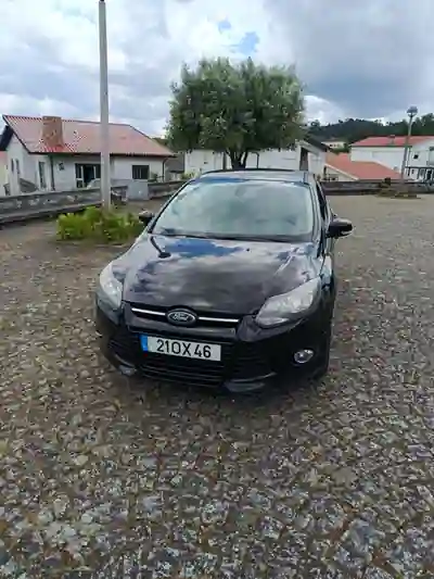 Ford Focus 2014 - 8200 EUR, 203000 km - AUTO.MOTO.pt - 203000km - foto 2 de 10