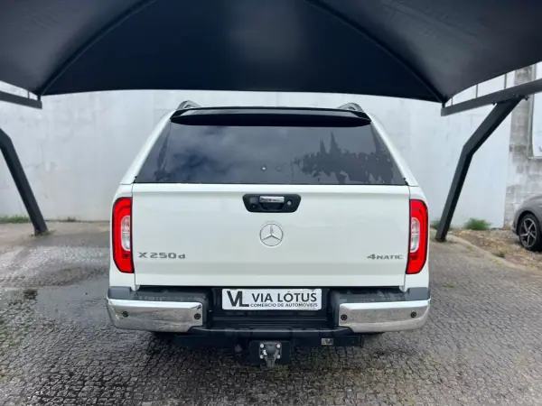 Mercedes-Benz X 250 2020 - 45000 EUR, 56048 km - AUTO.MOTO.pt - 56048km - foto 6 de 8