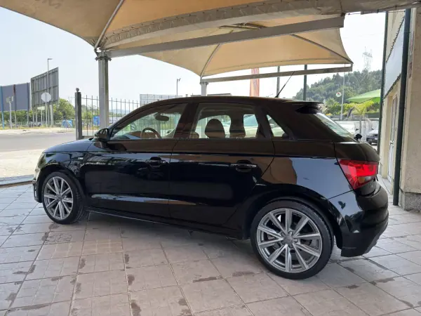 Audi A1 Sportback 2014 - 15750 EUR, 119146 km - 119146km - foto 5 de 26