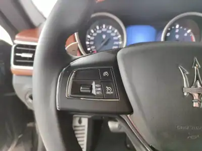 Maserati Ghibli 2015 - 34500 EUR, 129900 km - AUTO.MOTO.pt - 129900km - foto 28 de 36