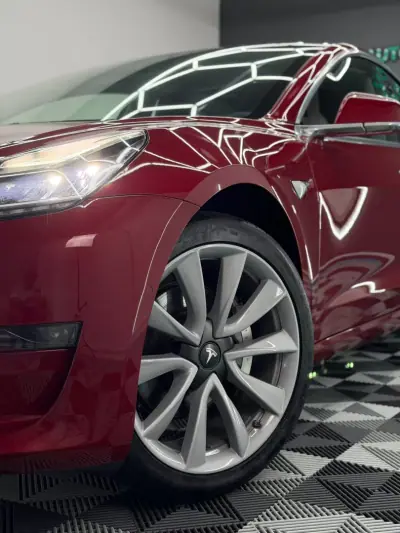 Tesla Model 3 2019 - 19250 EUR, 158000 km - AUTO.MOTO.pt - 158000km - foto 3 de 23
