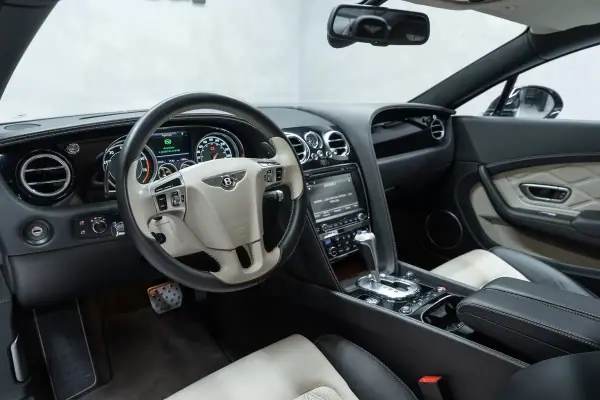 Bentley Continental 2015 - 119950 EUR, 58000 km - AUTO.MOTO.pt - 58000km - foto 19 de 46