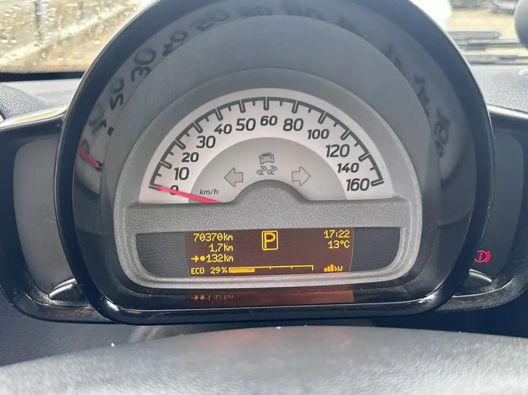 Smart ForTwo Coupé 2014 - 8490 EUR, 70363 km - AUTO.MOTO.pt - 70363km - foto 9 de 16