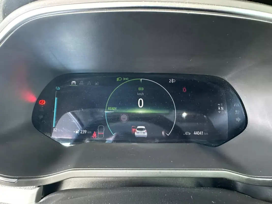 Renault Zoe 2020 - 17900 EUR, 44039 km - AUTO.MOTO.pt - 44039km - foto 20 de 33