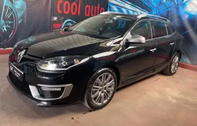 Renault Mégane Sport Tourer 2014 - 9999 EUR, 163000 km - AUTO.MOTO.pt - 163000km - foto 11 de 47