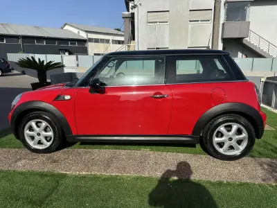 MINI 3 Portas 2010 - 5900 EUR, 200000 km - AUTO.MOTO.pt - 200000km - foto 8 de 51