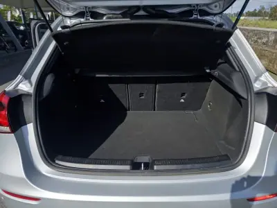 Mercedes-Benz A 180 2019 - 20990 EUR, 161000 km - AUTO.MOTO.pt - 161000km - foto 9 de 30