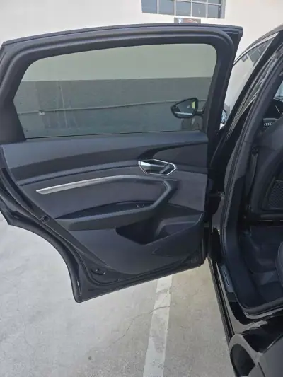 Audi e-tron 2022 - 38500 EUR, 49000 km - AUTO.MOTO.pt - 49000km - foto 13 de 15