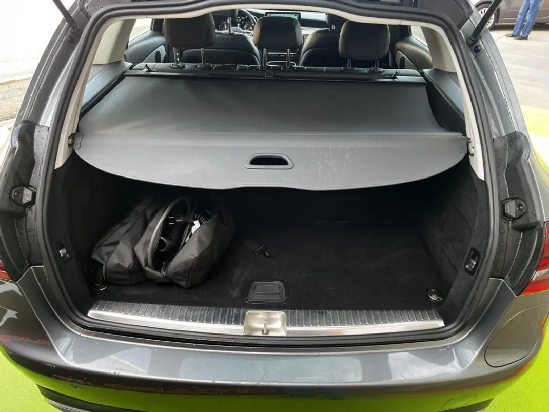 Mercedes-Benz C 300 2020 - 34900 EUR, 159000 km - AUTO.MOTO.pt - 159000km - foto 26 de 27