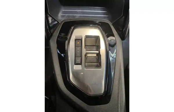 Peugeot 208 2023 - 14790 EUR, 69896 km - AUTO.MOTO.pt - 69896km - foto 9 de 14