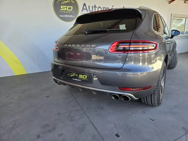 Porsche Macan 2015 - 36950 EUR, 188000 km - AUTO.MOTO.pt - 188000km - foto 4 de 9