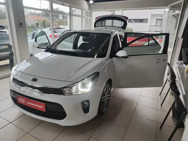 Kia Rio 2018 - 14750 EUR, 46500 km - AUTO.MOTO.pt - 46500km - foto 18 de 35