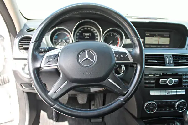 Mercedes-Benz C 220 2013 - 15900 EUR, 122723 km - AUTO.MOTO.pt - 122723km - foto 22 de 27