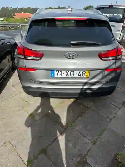 Hyundai i30 SW 2019 - 10799 EUR, 320000 km - AUTO.MOTO.pt - 320000km - foto 5 de 12