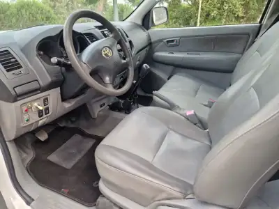 Toyota Hilux 4x4 2009 - 33500 EUR, 160000 km - AUTO.MOTO.pt - 160000km - foto 3 de 11