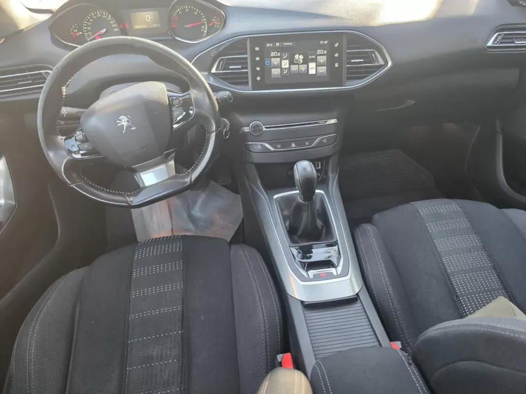 Peugeot 308 SW 2015 - 7500 EUR, 280000 km - 280000km - foto 44 de 56
