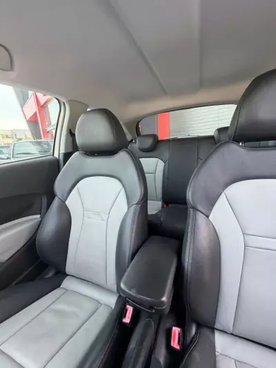 Audi A1 2012 - 10000 EUR, 252568 km - AUTO.MOTO.pt - 252568km - foto 13 de 17