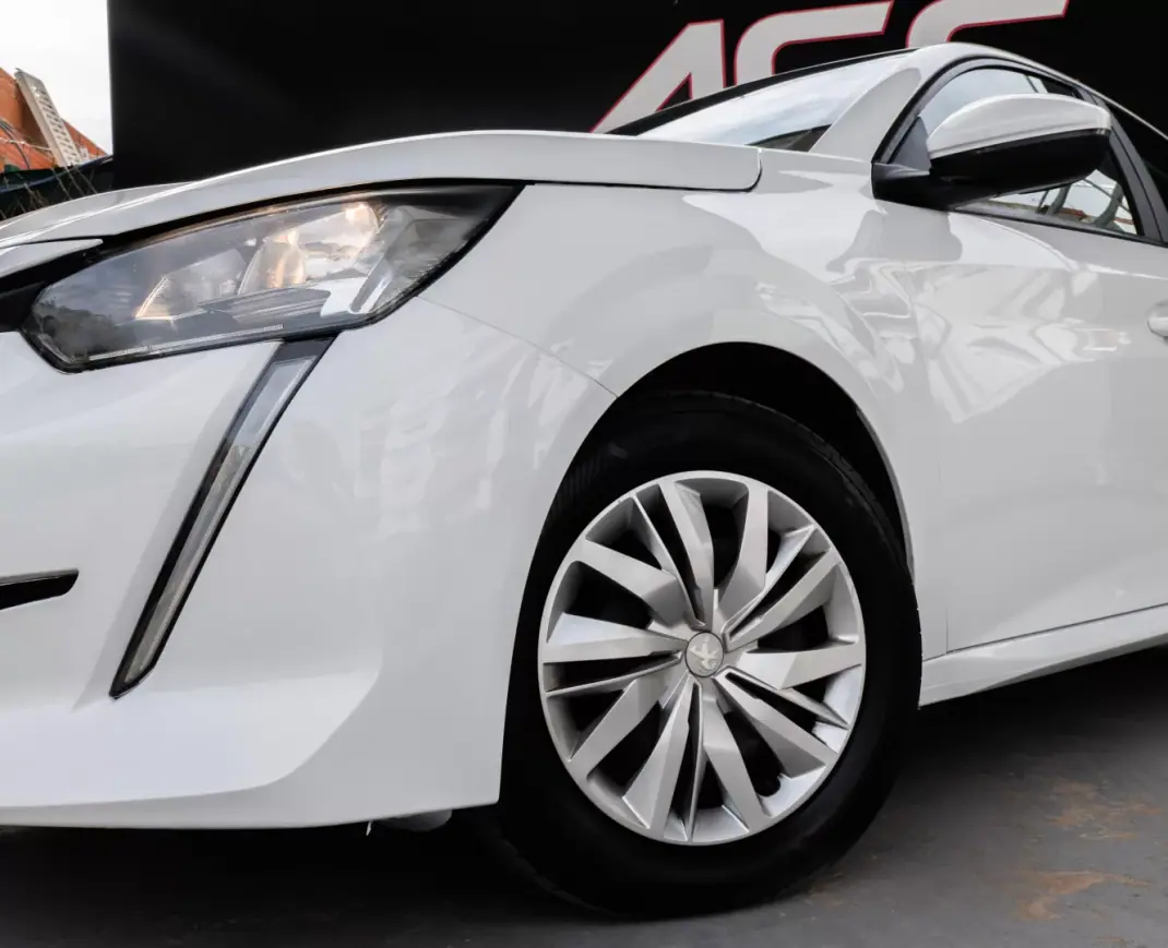 Peugeot 208 2020 - 13900 EUR, 149000 km - AUTO.MOTO.pt - 149000km - foto 3 de 13