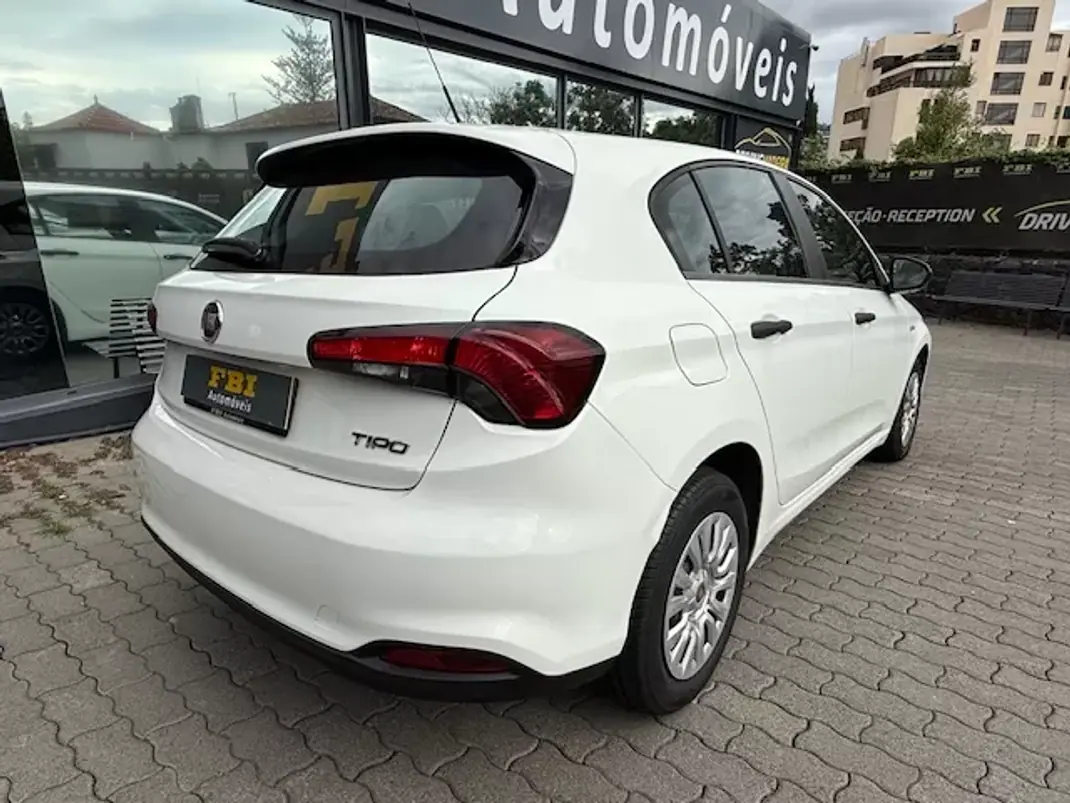 Fiat Tipo 2020 - 14900 EUR, 66570 km - AUTO.MOTO.pt - 66570km - foto 8 de 11