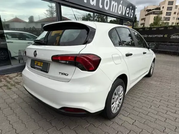 Fiat Tipo 2020 - 14900 EUR, 66570 km - AUTO.MOTO.pt - 66570km - foto 8 de 11