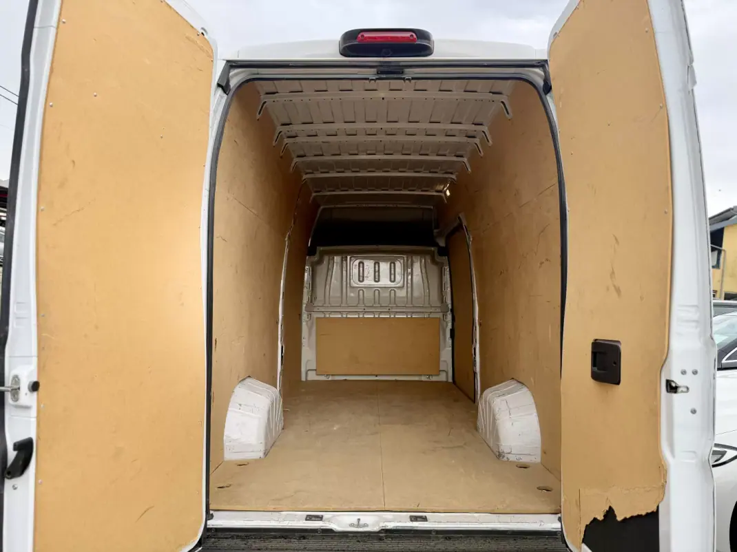 Opel 2023 - 28450 EUR, 75000 km - AUTO.MOTO.pt - 75000km - foto 18 de 20