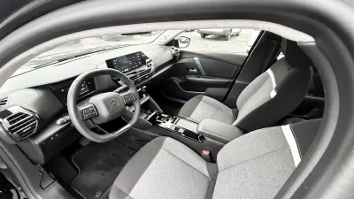 Citroën e-C4 2022 - 19990 EUR, 20800 km - AUTO.MOTO.pt - 20800km - foto 25 de 35