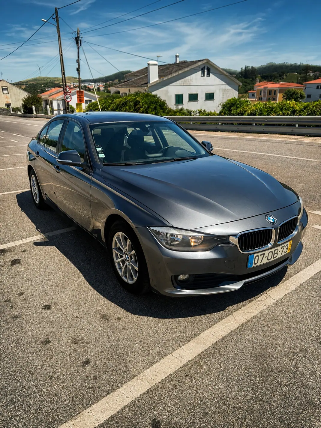 BMW 318 2013 - 9500 EUR, 205000 km - AUTO.MOTO.pt - 205000km - foto 1 de 5