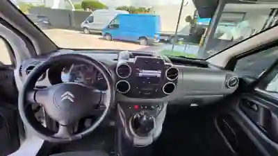 Citroën Berlingo 2017 - 10490 EUR, 225000 km - AUTO.MOTO.pt - 225000km - foto 9 de 15