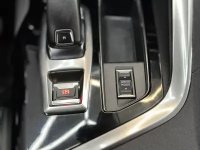 Peugeot 5008 2021 - 24800 EUR, 142000 km - AUTO.MOTO.pt - 142000km - foto 27 de 38