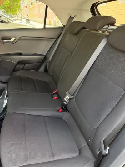 Kia Rio 2021 - 17250 EUR, 35000 km - AUTO.MOTO.pt - 35000km - foto 9 de 11
