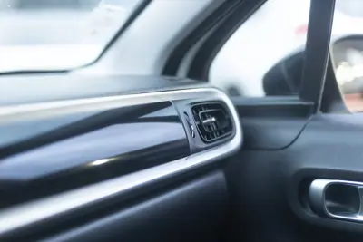 Citroën C3 2018 - 9500 EUR, 130900 km - AUTO.MOTO.pt - 130900km - foto 17 de 26