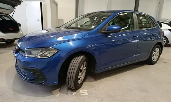 Volkswagen Polo 2022 - 12999 EUR, 108121 km - AUTO.MOTO.pt - 108121km - foto 4 de 16
