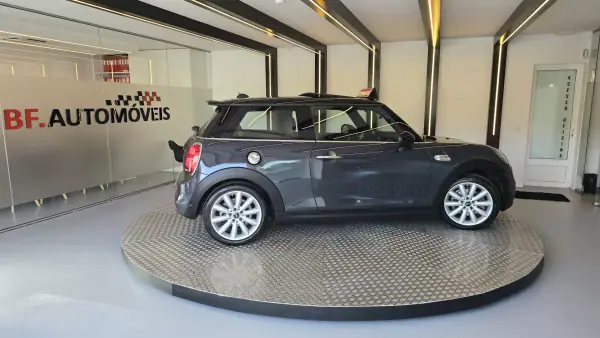 MINI Cooper 2019 - 25500 EUR, 96321 km - AUTO.MOTO.pt - 96321km - foto 5 de 53
