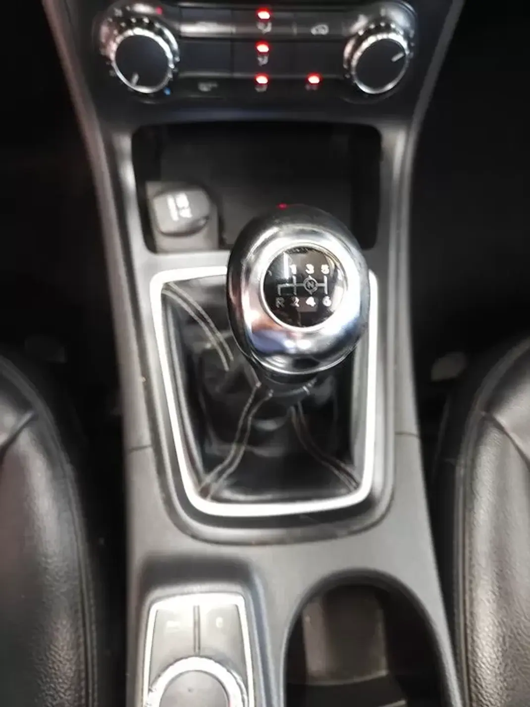 Mercedes-Benz B 180 2012 - 10950 EUR, 220000 km - AUTO.MOTO.pt - 220000km - foto 30 de 32